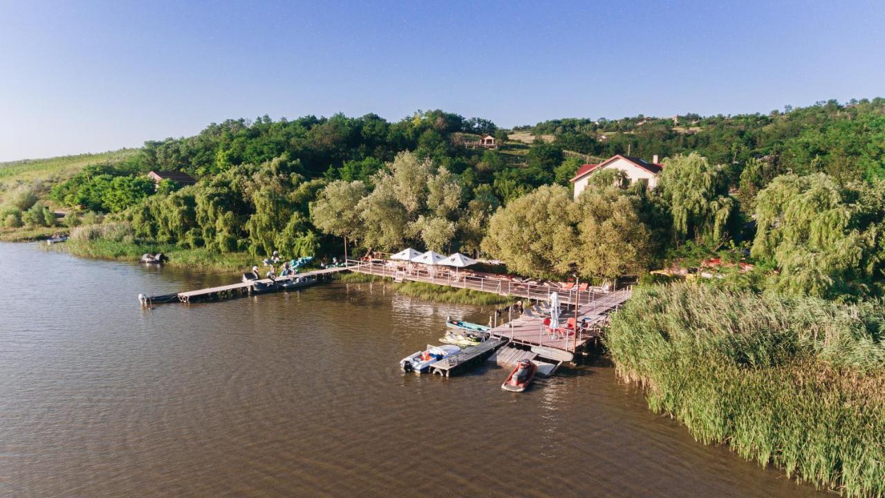 Enpi Lake Resort Jászvásár Kültér fotó