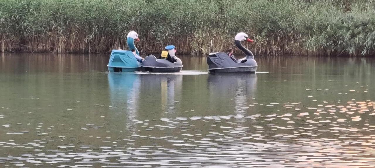 Enpi Lake Resort Jászvásár Kültér fotó