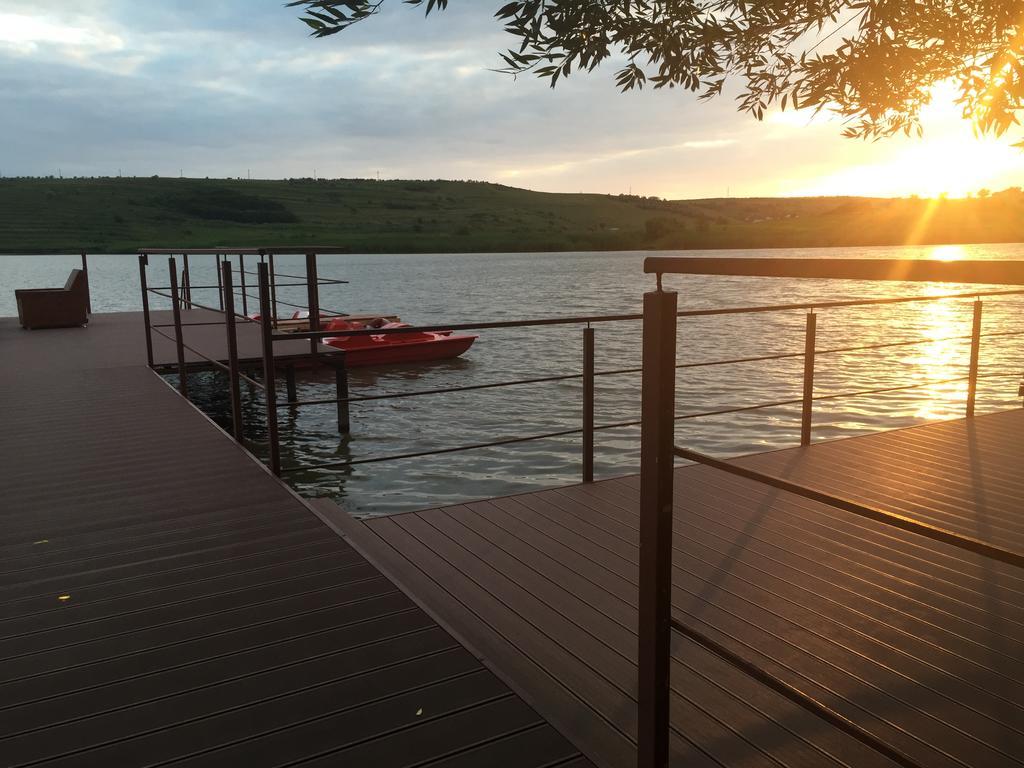 Enpi Lake Resort Jászvásár Kültér fotó