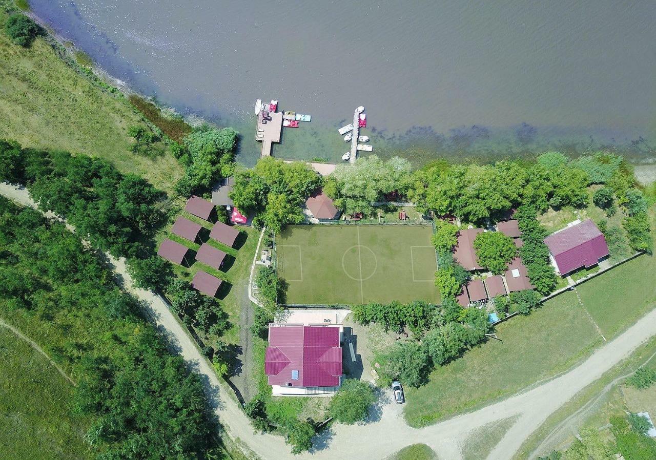 Enpi Lake Resort Jászvásár Kültér fotó